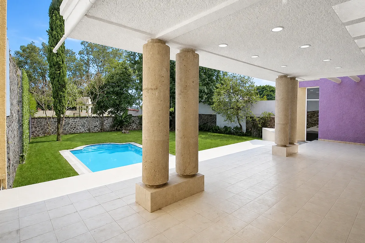 Alberca propia y terraza de la casa en Fraccionamiento Insurgentes, Cuernavaca