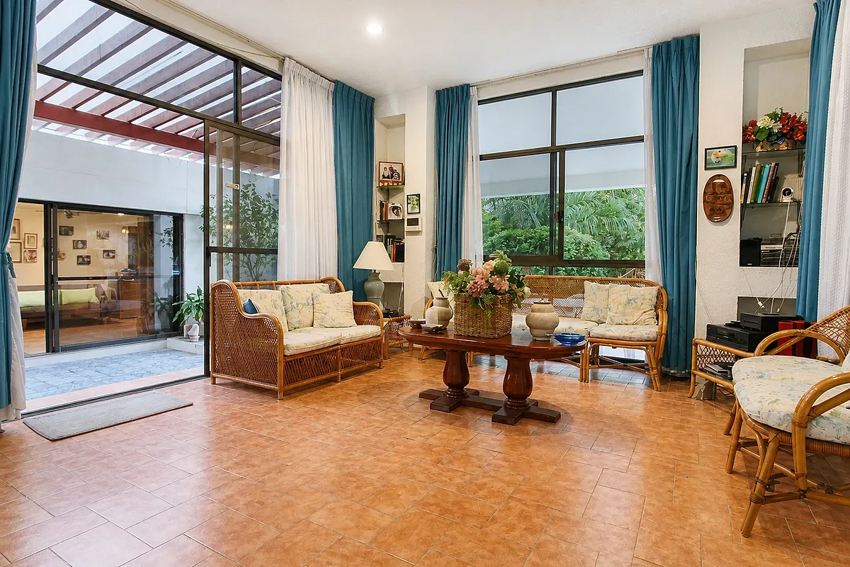 Casa en Club de Golf Santa Fe, Xochitepec: distribución en tres niveles