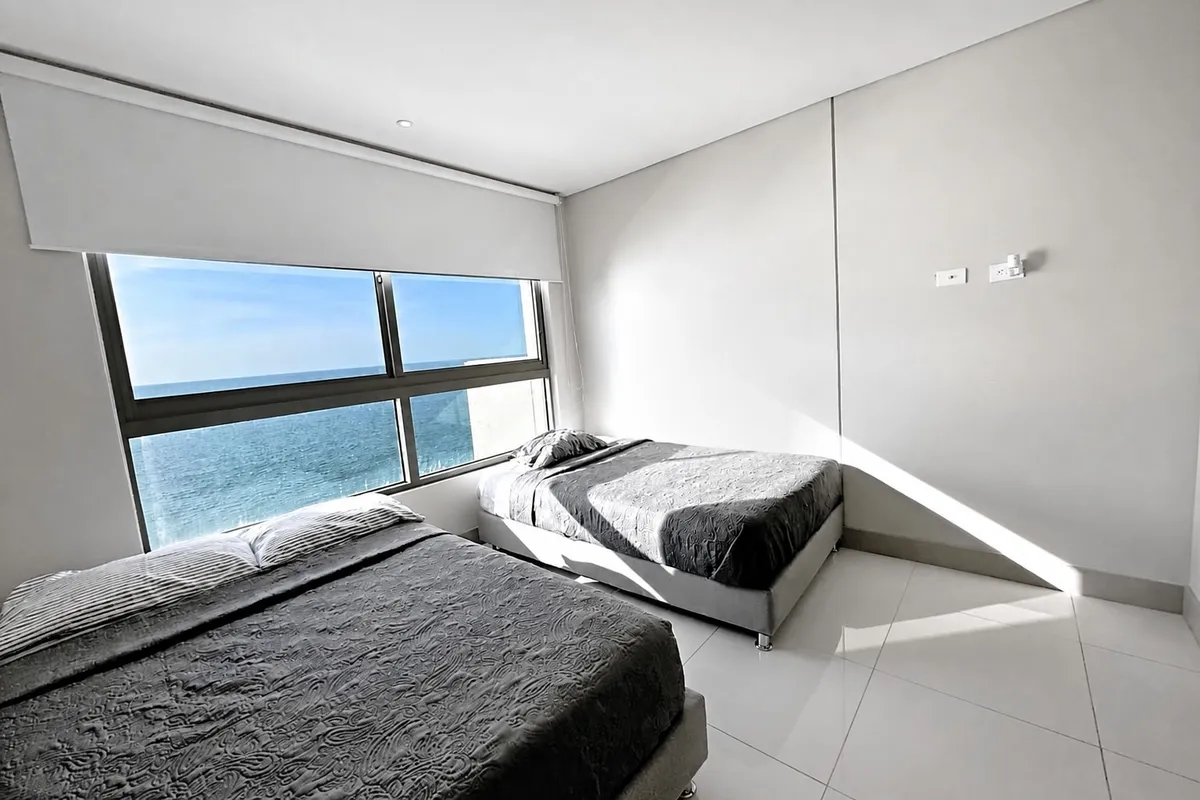 Vida a pie de Bocagrande, Cartagena de Indias, a la puerta del apartamento