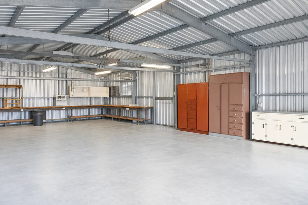 Del tráiler al anaquel: la nave industrial de 480 m² en Tlacote El Bajo, Santiago de Querétaro